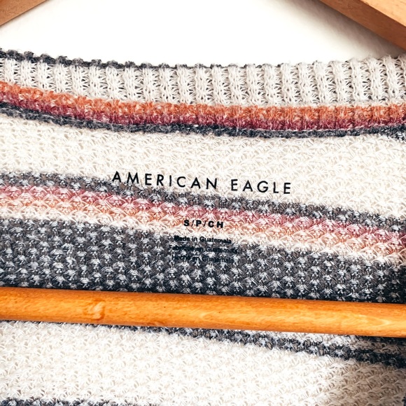 American Eagle Crop Top - Picture 4 of 4